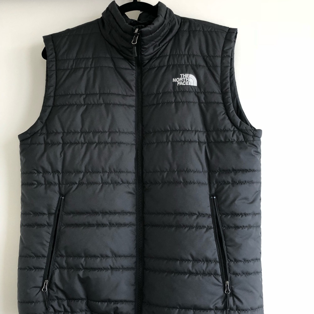 Men’s North Face Vest - Size M